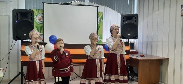 В Комплексном центре социального обслуживания населения Катав-Ивановского района для получателей социальных услуг был дан концерт